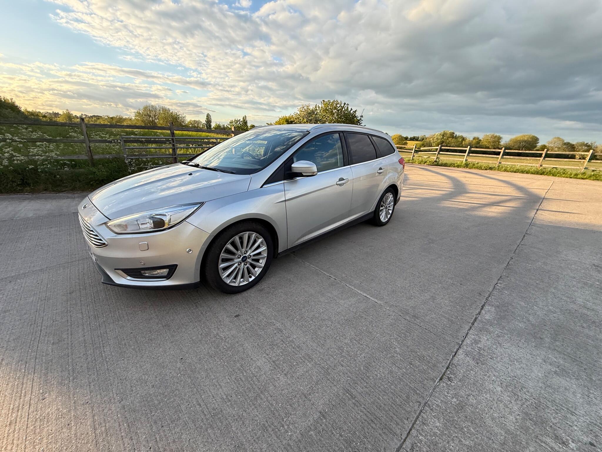 Ford Focus 1.5T EcoBoost Titanium X Euro 6 (s/s) 5dr — photo 74 of 126
